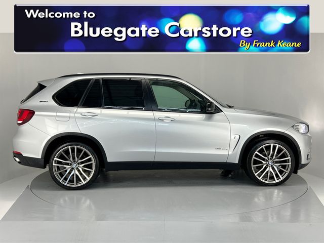 Image for 2017 BMW X5 XDRIVE40E SE 5DR AUTO**MULTIFUNCTIONAL STEERING WHEEL**BLACK LEATHER INTERIOR**TOUCH SCREEN INFOTAINMENT**BLUETOOTH**SATNAV**FRONT HEATED SEATS**REVERSE CAMERA**PARKING SENSORS**
