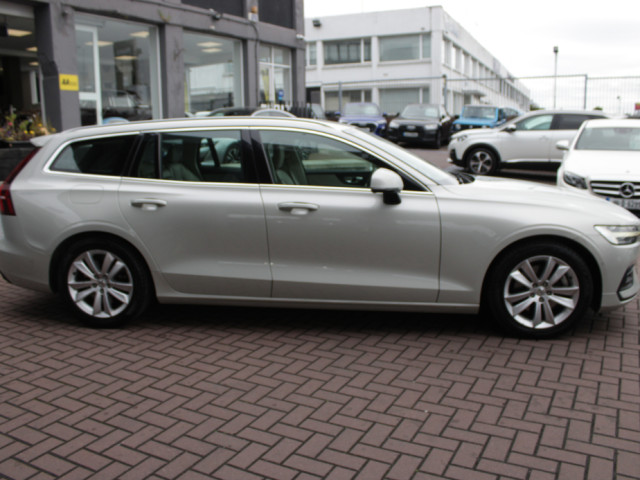 Image for 2019 Volvo V60 2.0T5 MOMENTUM EDITION 5DR ESTATE AUTOMATIC // VERY RARE CAR WITH HUGE SPEC // BUY WITH CONFIDENCE AA AND SIMI APPROVED DEALER 2026 // FINANCE ARRANGED // ALL TRADE INS WELCOME // 