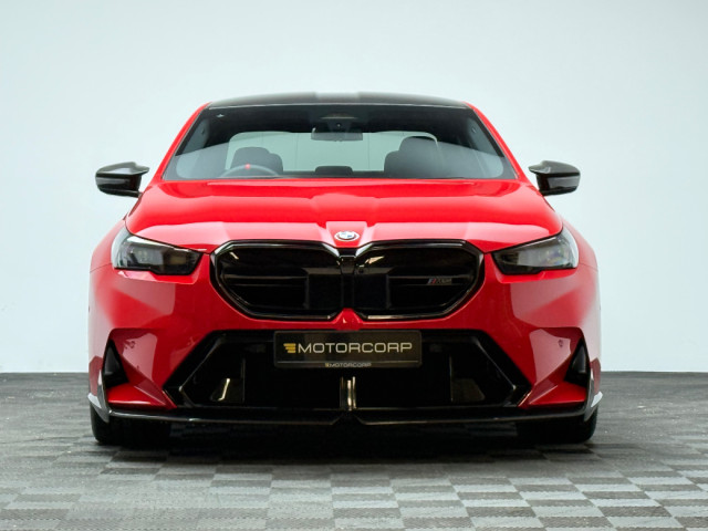 Image for 2025 BMW M5 M5 4.4 PHEV 727HP HELLROT RED