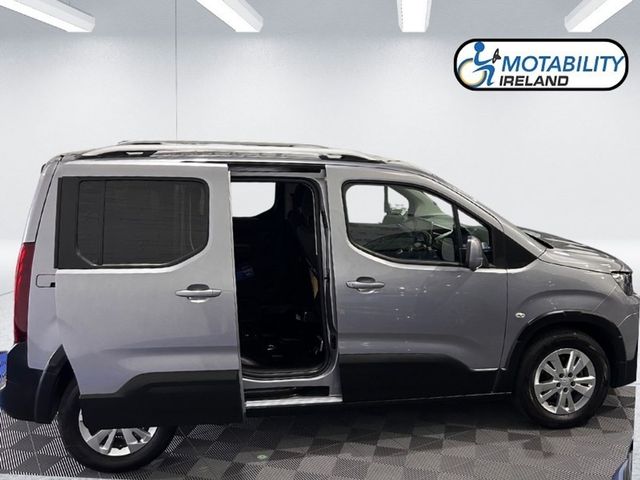 Image for 2019 Peugeot Rifter Wheelchair Accessible