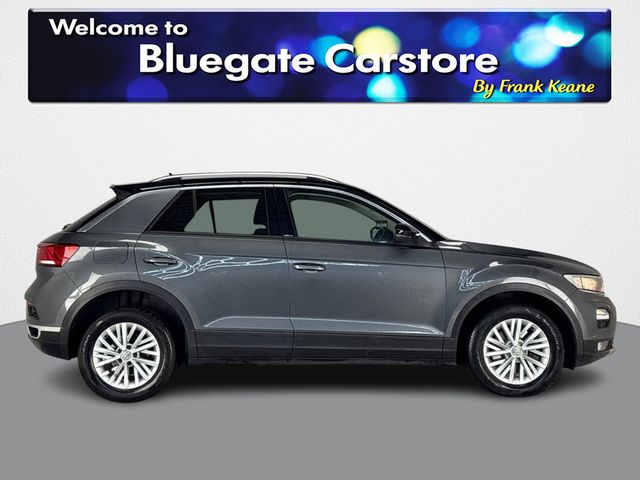 Image for 2018 Volkswagen T-Roc DESIGN 1.0 TSI MANUAL 115HP NEW NCT**MULTIFUNCTIONAL STEERING WHEEL**SEMI DIGITAL DASH**TOUCH SCREEN MEDIA DISPLAY**PARKING SENSORS**APPLE CARPLAY**DUAL CLIMATE CONTROL**BLACK CLOTH INTERIOR**