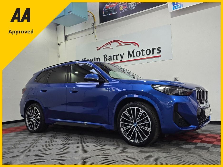 Image for 2023 BMW iX1 XDRIVE 30 M SPORT (HIGH SPEC) AUTOMATIC **20" INDIVIDUAL ALLOYS / ACTIVE DRIVER SEAT / COMFORT ACCESS / ELECTRIC BOOTLID / HEATED STEERING WHEEL / REVERSE CAMERA / SAT NAV / WIRELESS PHONE CHARGING**