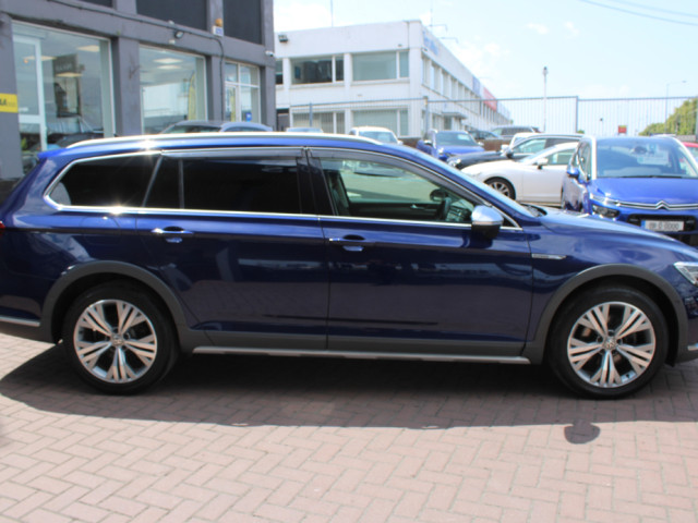 Image for 2019 Volkswagen Passat 2.0TDI 4MOTION(4WD) ELEGANCE LINE 5DR EST AUTO // MEGA SPEC IN AS NEW CONDITION WITH ONLY 117000KM // FULL HEATED LEATHER // BUY WITH CONFIDENCE AA AND SIMI APPROVED DEALER 2025 // FINANCE ARRANGED /