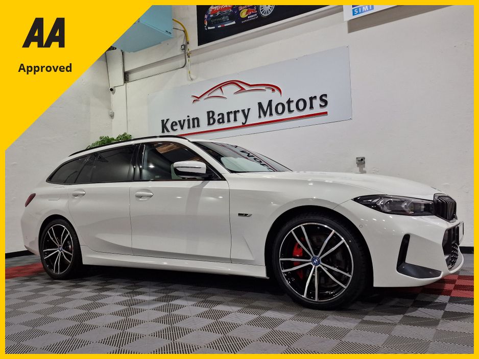 Image for 2022 BMW 3 Series 330E TOURING M SPORT (PRO PACK) LCI AUTOMATIC **ONE OWNER / TOP SPEC / 19" UPGRADED ALLOYS / APPLE CARPLAY / BMW M SEATBELTS / CRUISE CONTROL / ELECTRIC BOOTLID / SAT NAV / REVERSE CAMERA**