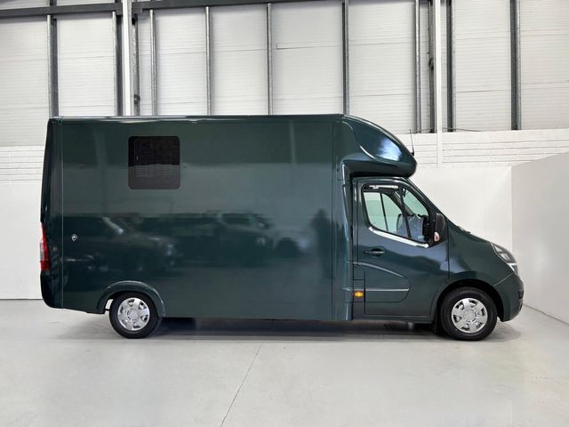 Image for 2021 Vauxhall Movano Horsebox 