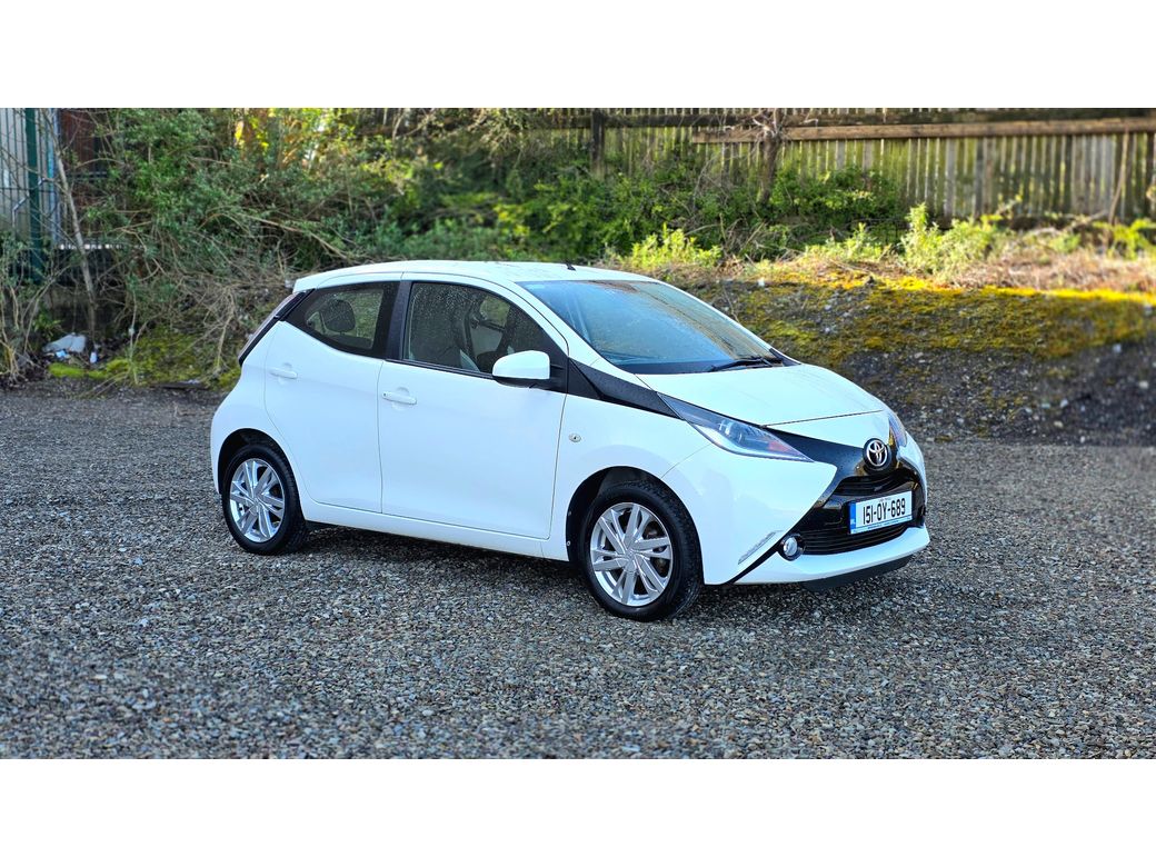 Image for 2015 Toyota Aygo 1.0 5DR X-play 4DR