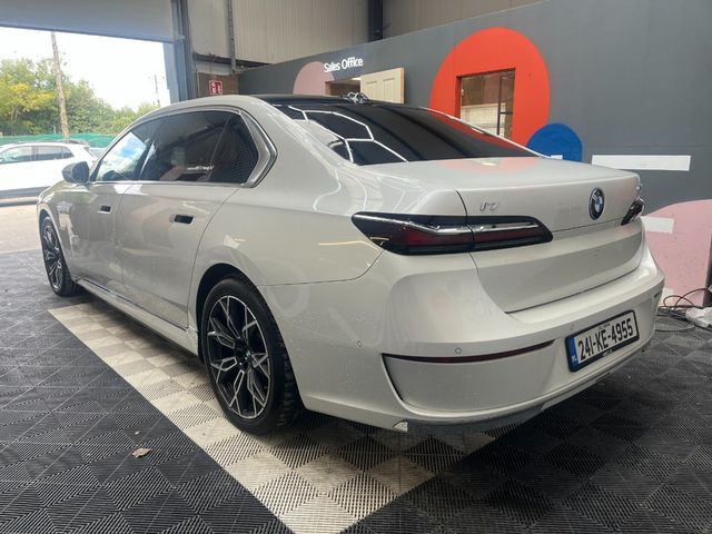 Image for 2024 BMW i7 2024 BMW I7 EDRIVE50 EXCELLENCE 10K KM AUTOMATICO CRUISE CONTROL / 360 CAMERA / ELECTRIC MEMORY MASSAGING & HEATED FRONT & REAR SEATS / AMBIENT LIGHTS / AUTOMATIC DOORS / PANORAMIC SUNROOF / APPLE CA