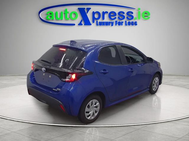 Image for 2022 Toyota Yaris 1.5 HYBRID X Automatic, Reversing camera
