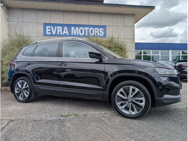 Image for 2024 Skoda Karoq STY MANUAL 2.0 DIESEL//REVERSE CAMERA//KEYLESS ENTRY//SAT NAV//HEATED SEATS AND STEERING WHEEL//WIRELESS CHARGING//ADAPTIVE CRUISE CONTROL