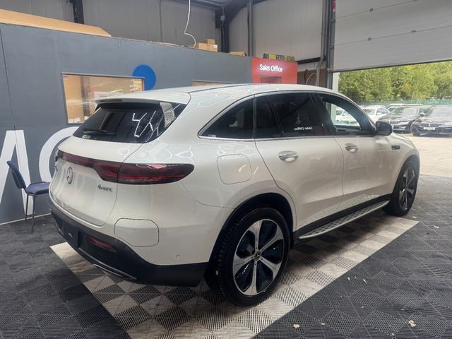 Image for 2021 Mercedes-Benz EQC 2021 MERCEDES-BENZ EQC 400 4WD 4MATIC AUTOMATIC / CRUISE CONTROL / PARKING CAMERA / ELECTRIC MEMORY & HEATED SEATS / PADDLE SHIFTERS / AMBIENT LIGHTS / PANORAMIC SUNROOF/ APPLE CARPLAY AND MORE