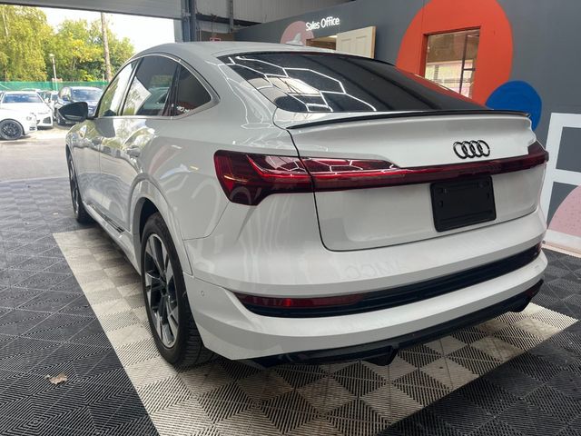 Image for 2022 Audi e-tron 2022 AUDI E-TRON SPORTBACK 4WD AUTOMATIC / CRUISE CONTROL / PARKING CAMERA / ELECTRIC MEMORY & HEATED SEATS / PADDLE SHIFTERS / AMBIENT LIGHTS / APPLE CARPLAY AND MORE