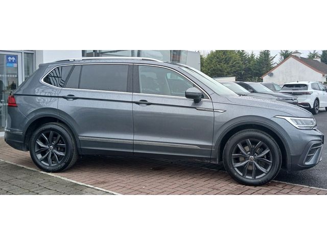 Image for 2024 Volkswagen Tiguan Allspace Life 2.0 TDI 150 HP **REAR VIEW CAMERA, APP CONNECT, 