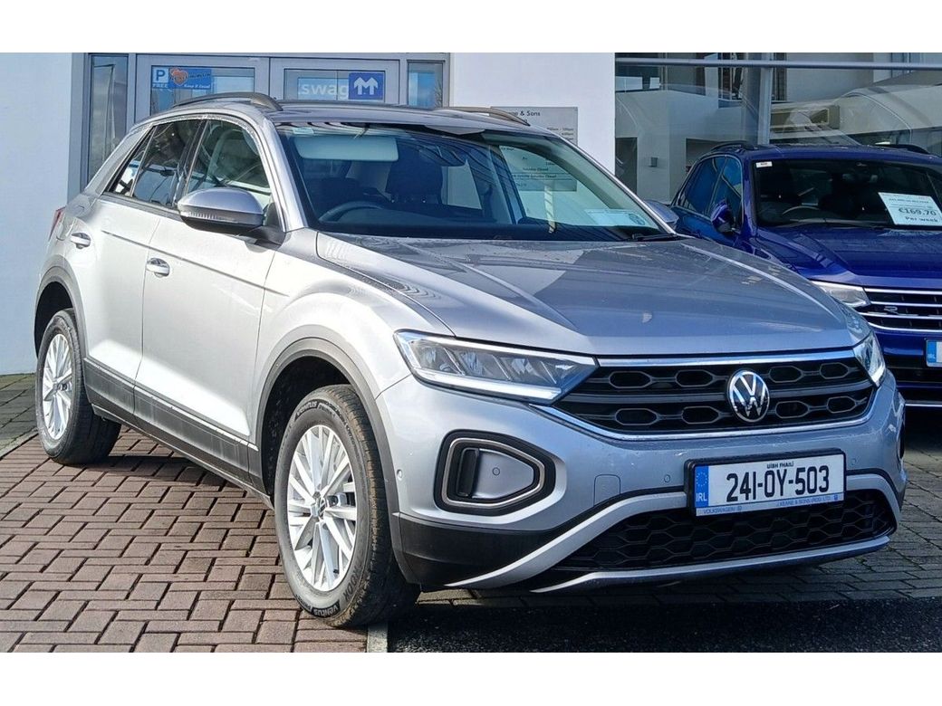 Image for 2024 Volkswagen T-Roc LIFE 2.0 TDI M6F 116HP **REAR VIEW CAMERA, APP CONNECT, WINTER PACK**
