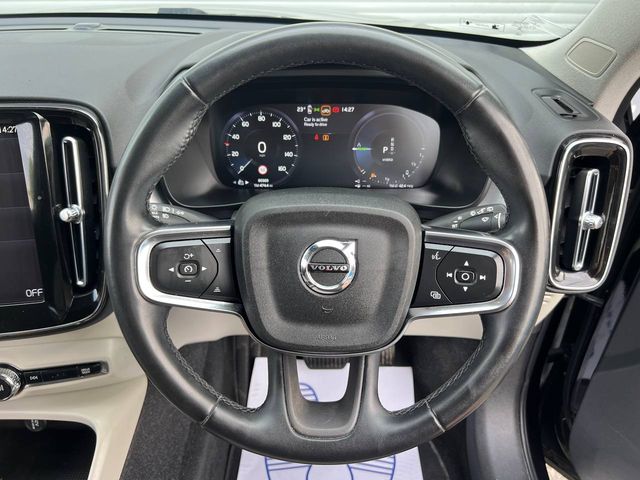 Image for 2022 Volvo XC40 INSCRIPTION T4 1.5 RECHARGE HYBRID AUTO // VOLVO SERVICE HISTORY // PARKING SENSORS // DIGITAL CLUSTER