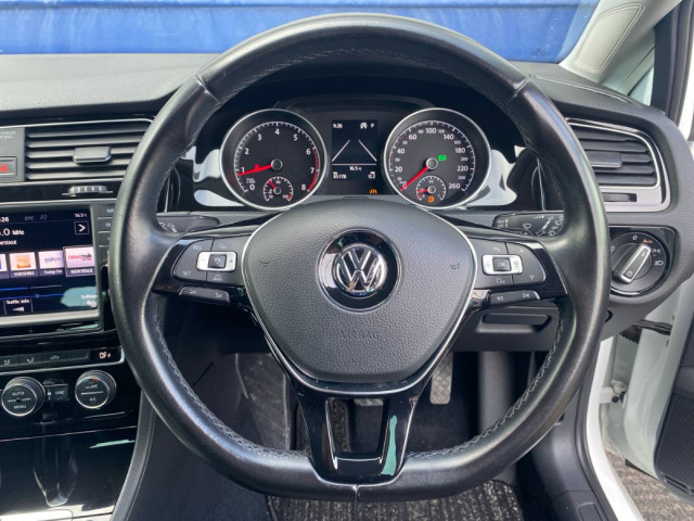 Image for 2017 Volkswagen Golf HIGHLINE 1.4 TSI AUTO // ADAPTIVE CRUISE CONTROL // BRAND NEW 17” R-LINE ALLOYS // APPLE CARPLAY/ANDROID AUTO