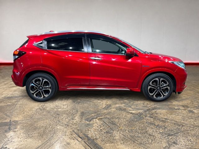 Image for 2017 Honda Vezel 1.5 HYBRID AUTOMATIC - FACTORY ALLOYS - BLACK HALF LEATHER - REVERSE CAMERA - CRUISE CONTROL - 