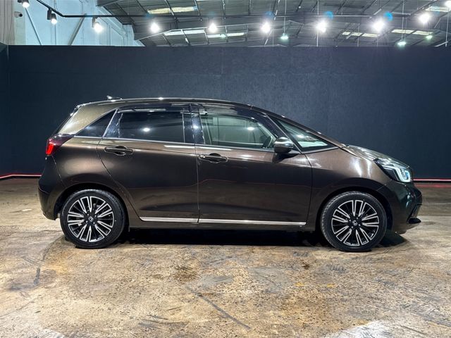 Image for 2021 Honda Fit 1.5 HYBRID LUXURY EDITION - BLACK HALF LEATHER - UPGRADED FACTORY ALLOYS - CRUISE CONTROL - HEATED SEAT - REAR CAMERA