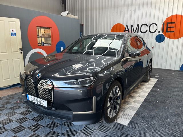 Image for 2022 BMW iX 2022 BMW IX XDRIVE40 AUTOMATIC / CRUISE CONTROL / PARKING CAMERA / ELECTRIC MEMORY & HEATED SEATS / AMBIENT LIGHTS / APPLE CARPLAY AND MORE
