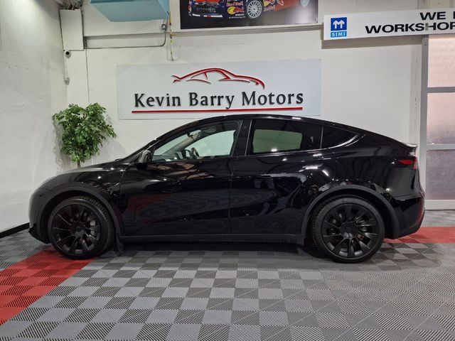 Image for 2024 Tesla Model Y RWD AUTOMATIC **20" TURBINE ALLOYS / ADAPTIVE CRUISE CONTROL / BLIND SPOT ASSIST / ELECTRIC BOOTLID / FULL LEATHER / HEATED F&R SEATS / REVERSE CAMERA / WIRELESS PHONE CHARGING / TESLA WARRANTY**