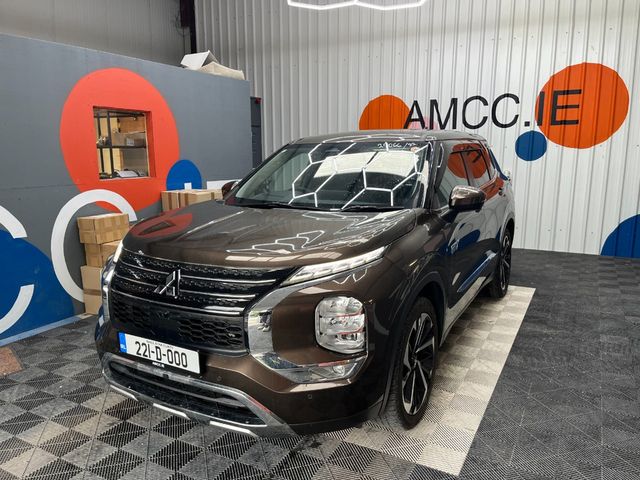 Image for 2022 Mitsubishi Outlander 2022 MITSUBISHI OUTLANDER PHEV G 2.4 AUTOMATIC / CRUISE CONTROL / PARKING CAMERA / ELECTRIC MEMORY & HEATED SEATS / PADDLE SHIFTERS / 7 SEATS OPTION / HEATED STEERING WHEEL AND MORE