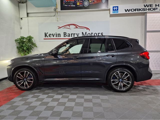 Image for 2022 BMW X3 30E M SPORT (PRO PACK) X-DRIVE AUTOMATIC **ONE OWNER / TOP SPEC / 20" ALLOYS / APPLE CARPLAY / ADAPTIVE LED HEADLIGHTS / BMW M SEATBELTS / ELECTRIC BOOTLID / SAT NAV / 360 DEGREE PARKING CAMERA**