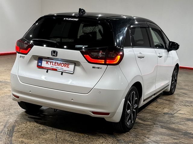 Image for 2021 Honda Fit 1.5 HYBRID AUTOMATIC - WHITE/BLACK TWO TONE - FACTORY ALLOYS - CRUISE CONTROL - REAR CAMERA