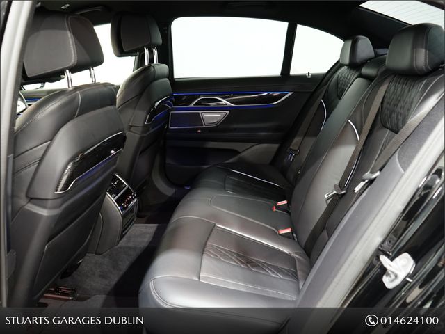 Image for 2020 BMW 7 Series M SPORT 4 DOOR AUTO PHEV*BLACK SAPPHIRE METALLIC WITH BLACK NAPPA LEATHER, ELECTRIC COMFORT MEMORY SEATS WITH MEMORY FUNCTION, HEATED FRONT & REAR SEATS, HEATED STEERING WHEEL*
