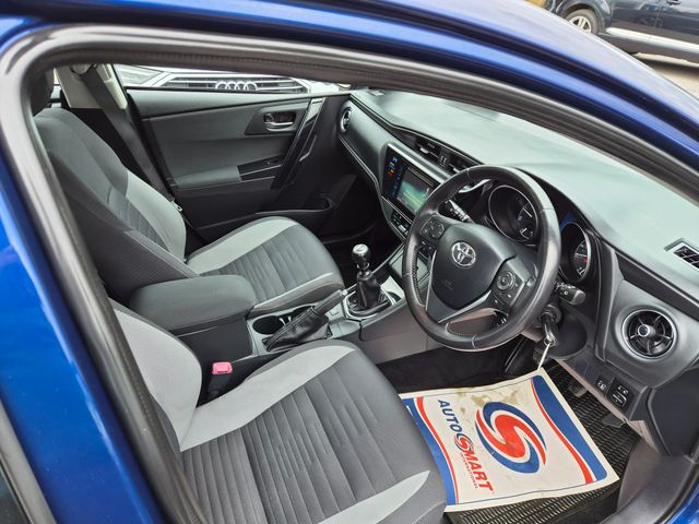 Image for 2015 Toyota Auris 1.6 D4D Business EDT TSS 110BHP 5DR
