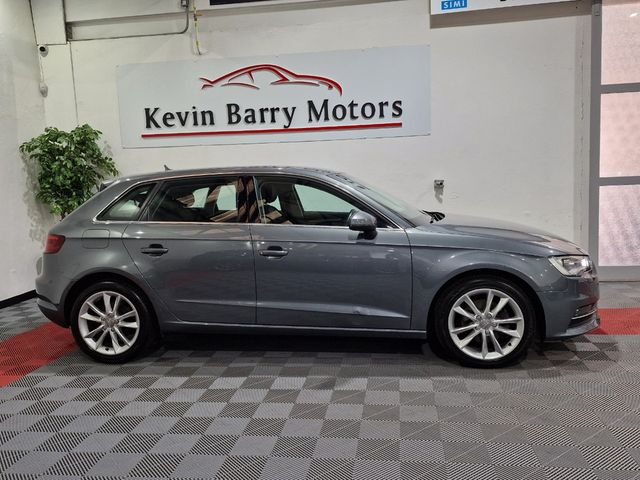 Image for 2016 Audi A3 1.6TDi SPORTBACK SE 110BHP 6 SPEED MANUAL **ORIGINAL IRISH CAR / 17" ALLOY WHEELS / AIR CONDITIONING / CRUISE CONTROL / HALF LEATHER INTERIOR / KMH SPEEDOMETER / REAR PARKING SENSORS**