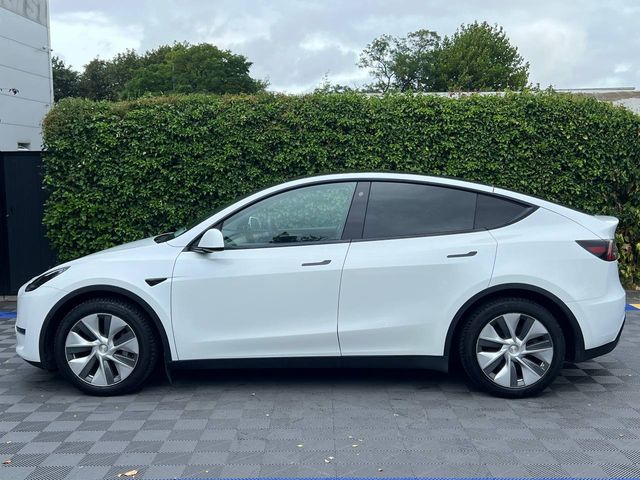 Image for 2023 Tesla Model Y LONG RANGE AWD // PANORAMIC SUNROOF // TESLA AUTOPILOT // LEATHER HEATED SEATS