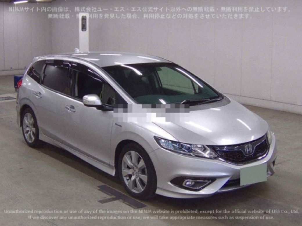 Image for 2017 Honda Jade Lovely 6 seater Honda Jade in Metallic silver, Hybrid effeciency . 