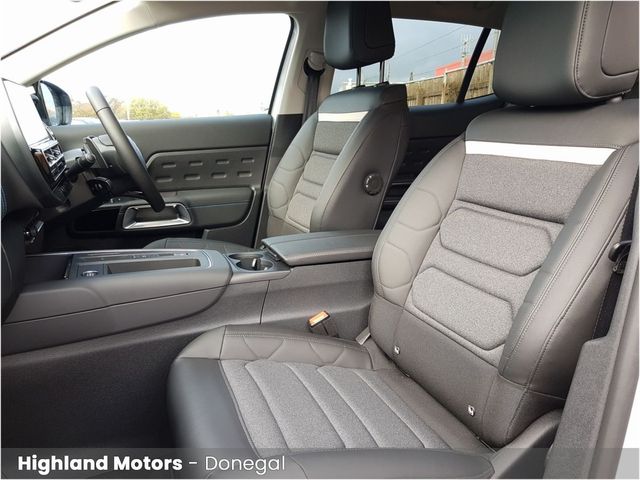 Image for 2025 Citroen C5 Aircross Blue HDI 130 Auto Plus Pack * LOW RATE FINANCE *