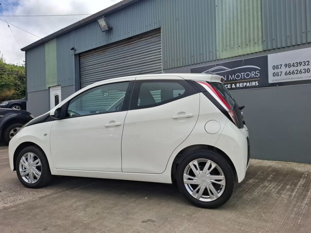 Image for 2015 Toyota Aygo 1.0 5DR X-play 4DR