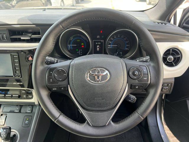 Image for 2017 Toyota Auris 1.8 HYBRID AUTO // CRUISE CONTROL // DIAMOND CUT ALLOYS // REVERSE CAEMRA