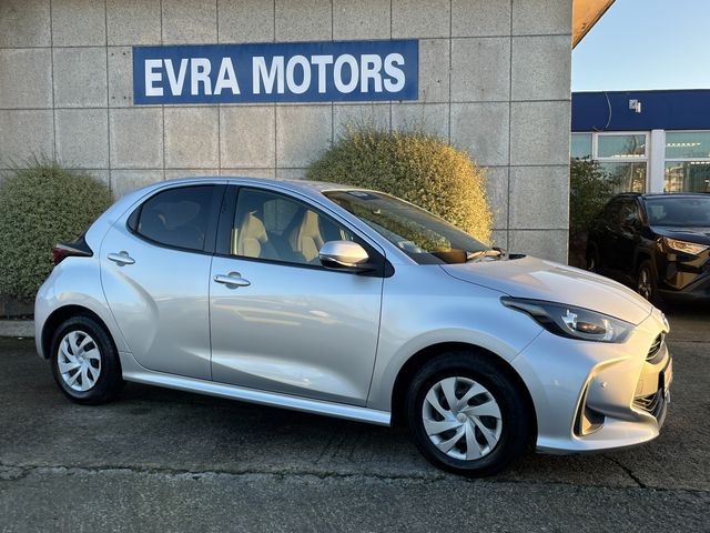 Image for 2021 Toyota Yaris X HYBRID AUTOMATIC 1.5 PETROL //KEYLESS ENTRY//REVERSE CAMERA//ADAPTIVE CRUISE CONTROL// 