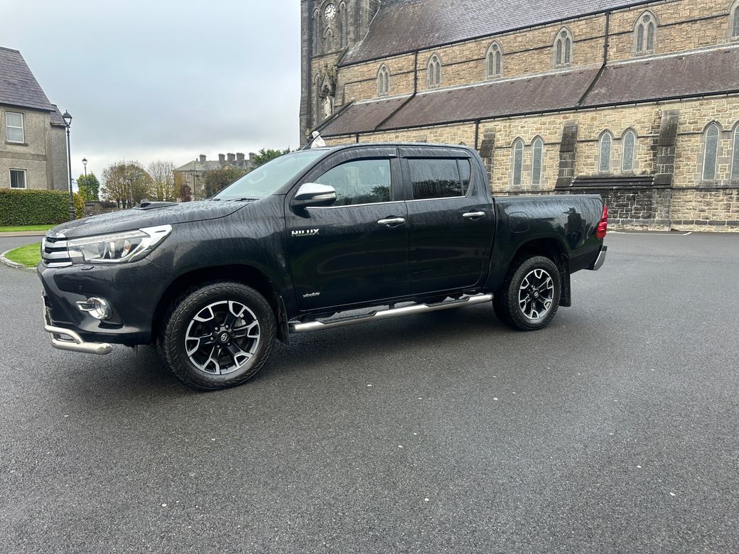 Image for 2017 Toyota Hilux 2.4D4D INV X 148BHP D/C 4DR A