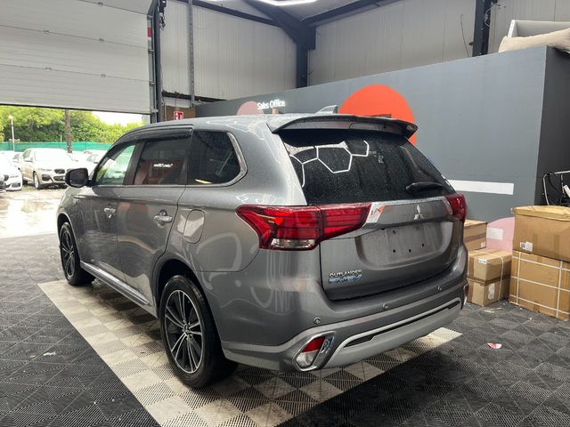Image for 2019 Mitsubishi Outlander 2019 MITSUBISHI OUTLANDER PHEV G 2.4 AUTOMATIC / CRUISE CONTROL / REVERSE CAMERA / ELECTRIC MEMORY & HEATED SEATS / PADDLE SHIFTERS AND MORE