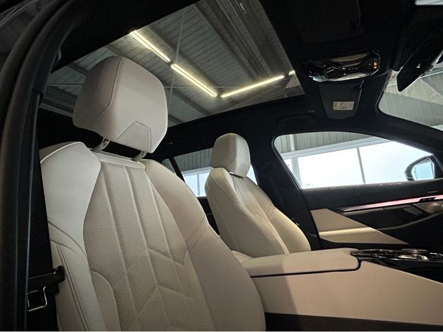 Image for 2025 BMW i5 *TOURING* EDRIVE40 M SPORT