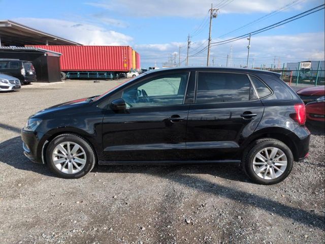 Image for 2014 Volkswagen Polo 142 1.2 TSI ComfortLine UP GradePackage