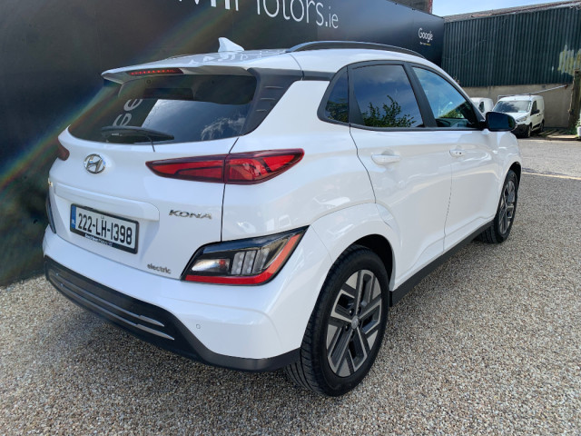 Image for 2022 Hyundai Kona EV 64 KWH PREMIUM 5DR // VERY LOW MILEAGE // EXCELLENT CONDITION // GREAT DOCUMENTED SERVICE HISTORY // ONE OWNER // 