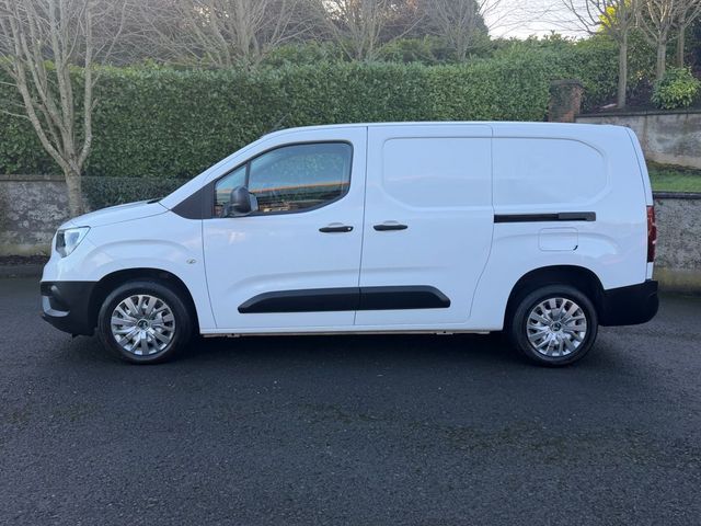 Image for 2021 Vauxhall Combo 2300 Dynamic TD 6DR