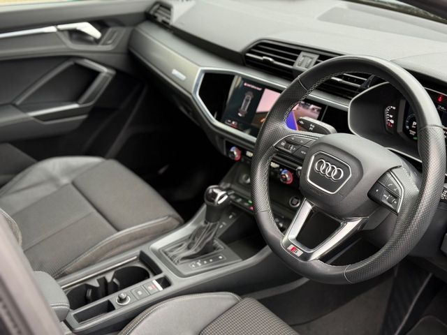 Image for 2022 Audi Q3 45 TFSI E S Tronic S line
