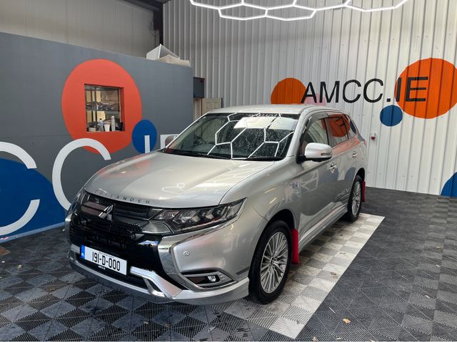 Image for 2019 Mitsubishi Outlander €19950 2019 MITSUBISHI OUTLANDER G PHEV 2.5 AUTOMATIC / CRUISE CONTROL / 360° CAMERA / ELECTRIC MEMORY & HEATED SEATS / PADDLE SHIFTERS / 7 SEATS OPTION / HEATED STEERING WHEEL AND MORE