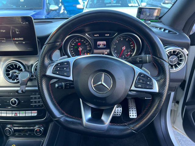 Image for 2018 Mercedes-Benz CLA Class CLA180 AMG-LINE 1.6 AUTO // OPENING PAN ROOF // LEATHER/ALCANTARA AMG-LINE ITERIOR // HARMAN/KARDON