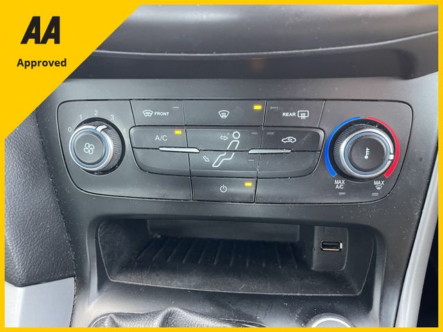 Image for 2016 Ford Focus 1.0 ECOBOOST ZETEC FREE DELIVERY 