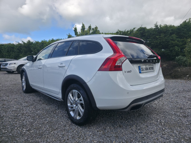 Image for 2017 Volvo V60 Cross Country 