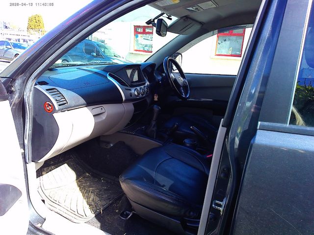 Image for 2013 Mitsubishi L200 DID WARRIOR LB DCB 4X4 4 2.5 CR 4WORK 4DR