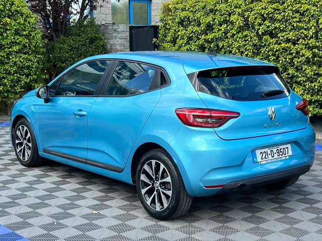 Image for 2022 Renault Clio ICONIC 1.0 TCE // APPLE CARPLAY/ANDROID AUTO // PARKING SENSORS // AIR CONDITIONING