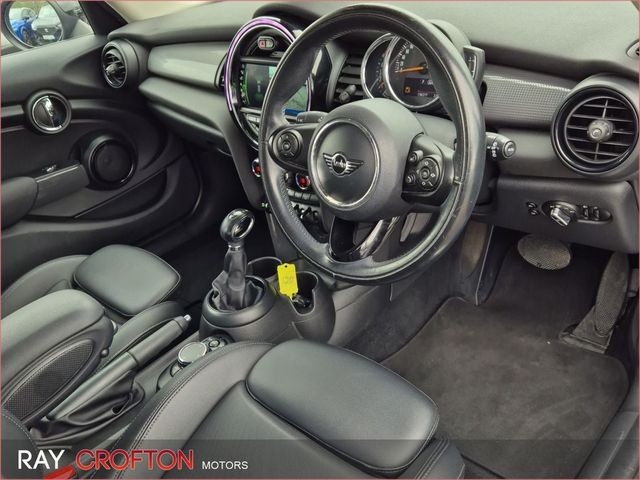 Image for 2018 Mini Cooper Cooper D Auto