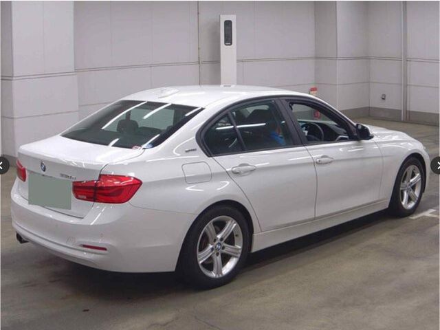 Image for 2016 BMW 2002 BMW 330E 2016 in White with Low mileage .